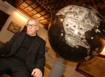 El artista Joseph Kosuth, que presenta en Las Palmas su exposición 'Terra Ultra Incognita'.