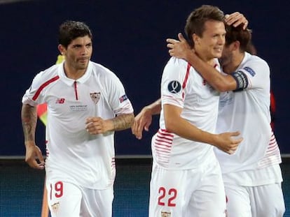 Konoplyanka celebra su gol al Barcelona en la Supercopa de Europa.