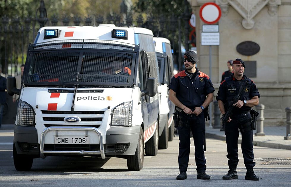 Los Mossos d’Esquadra detienen a cinco personas por una agresión tránsfoba en Barcelona