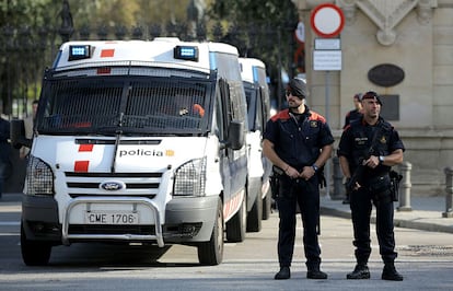 Dos monitoras bajo investigación por abusos sexuales a menores en Barcelona Investigadas dos monitoras por abusos sexuales en colegio de Vallirana