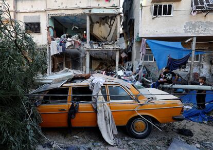 Una casa destruida en Jan Yunis, este viernes, tras los ataques israelíes.