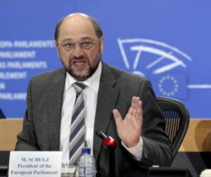 El presidente del Parlamento Europeo, Martin Schulz, hoy durante una rueda de prensa para presentar su visión de la Unión de cara al año 2013 en la sede del Parlamento Europeo en Bruselas (Bélgica).