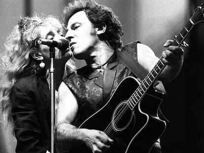 Bruce Springsteen con Patti Scialfa en el concierto que ofreció en Madrid el 2 de agosto de 1988.