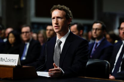 Mark Zuckerberg testifica en la audiencia del Comité Judicial del Senado sobre la explotación sexual infantil en línea, en Washington, el 31 de enero de 2024. 