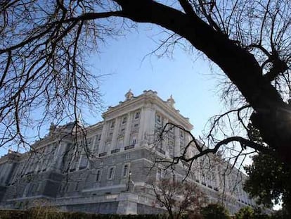 El Palacio Real espera hoy el primer cambio de guardia
