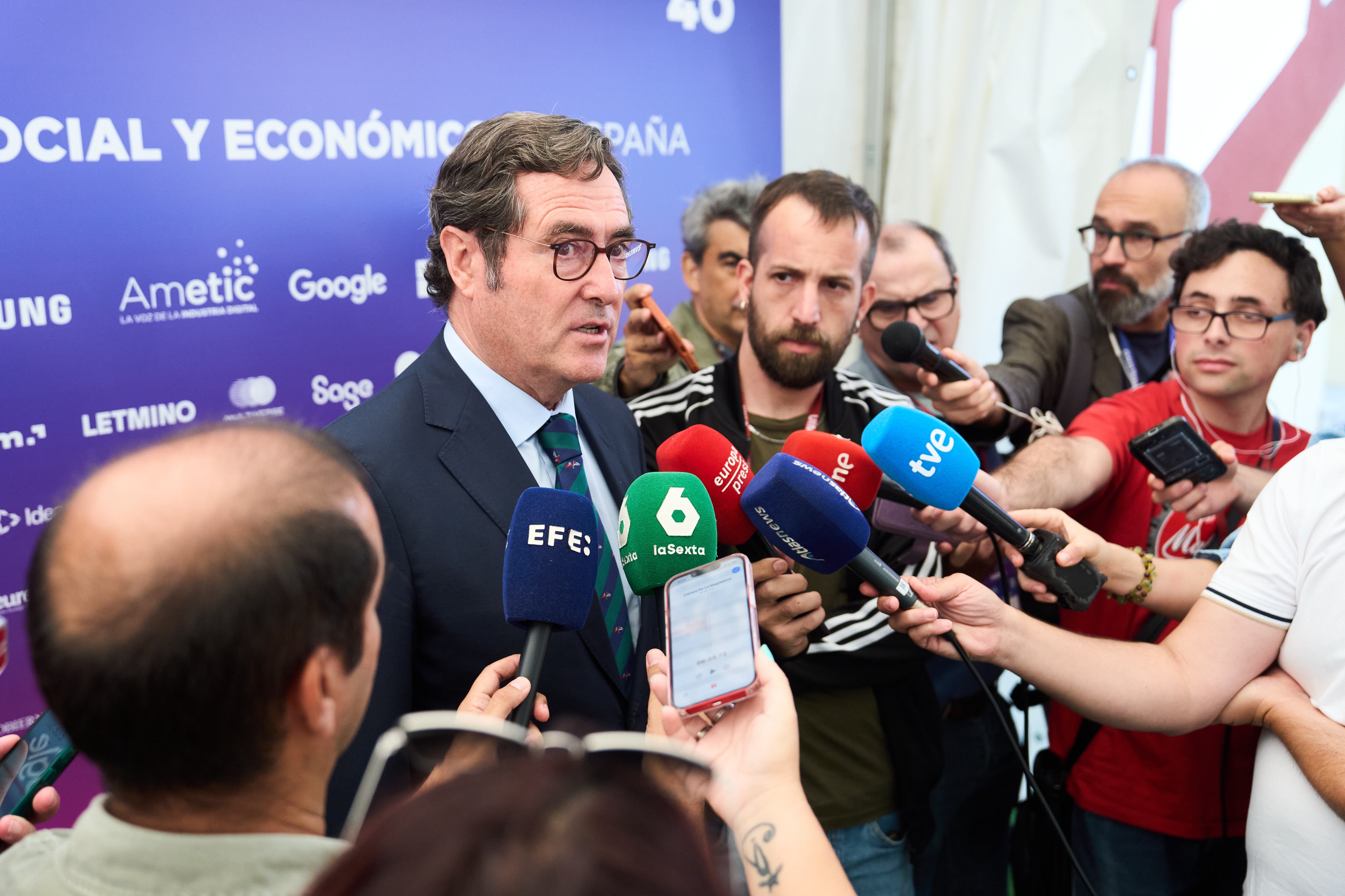 Garamendi niega que el Gobierno le apoyase en su reelección en la CEOE y prevé choques con Trabajo
