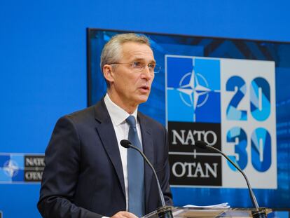 El secretario general de la OTAN, Jens Stoltenberg, este lunes durante la rueda de prensa previa a la reunión de ministros de Defensa de la Alianza, en Bruselas.