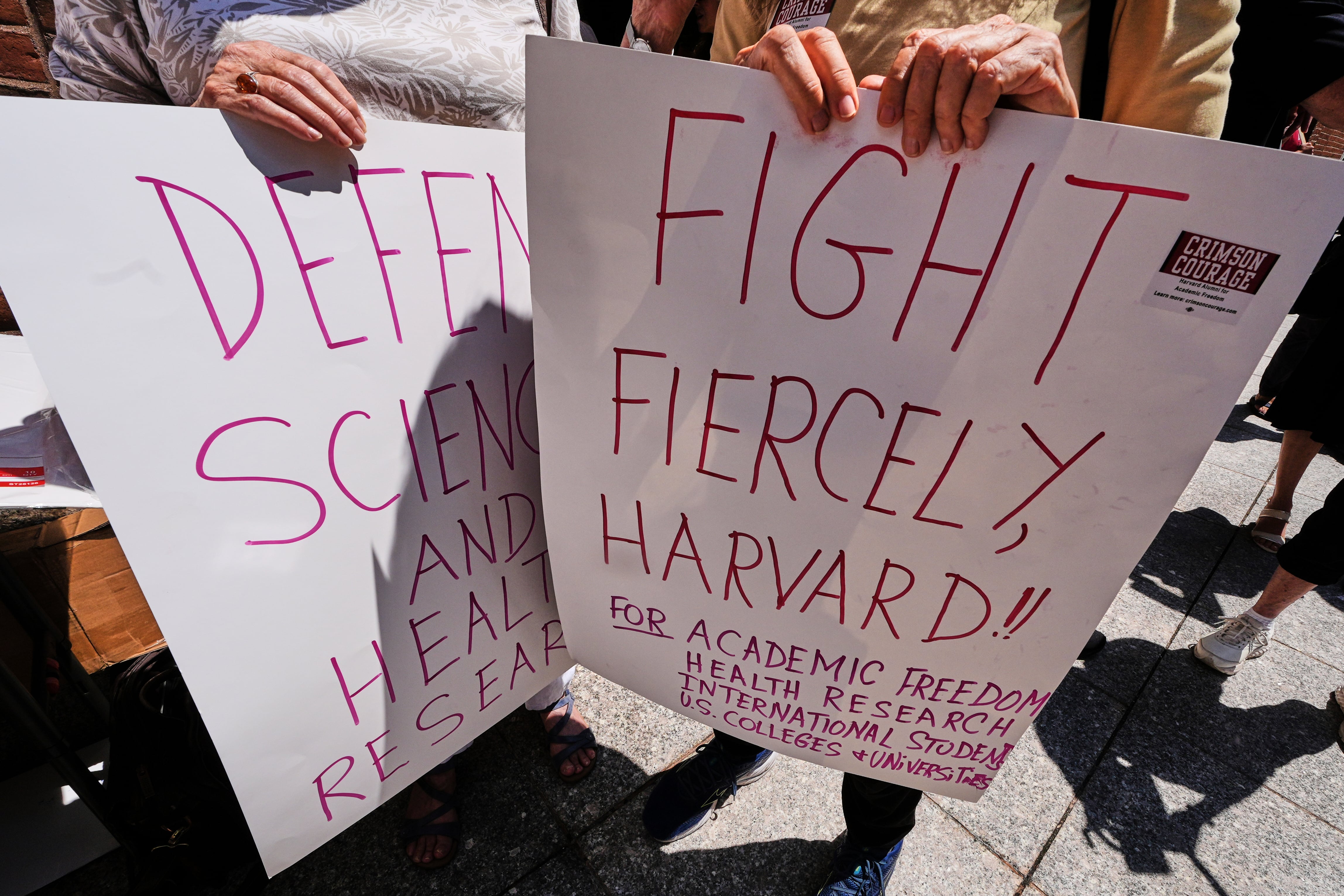 Harvard defiende ante un tribunal que se anule la retirada de fondos para investigación decretada por Trump