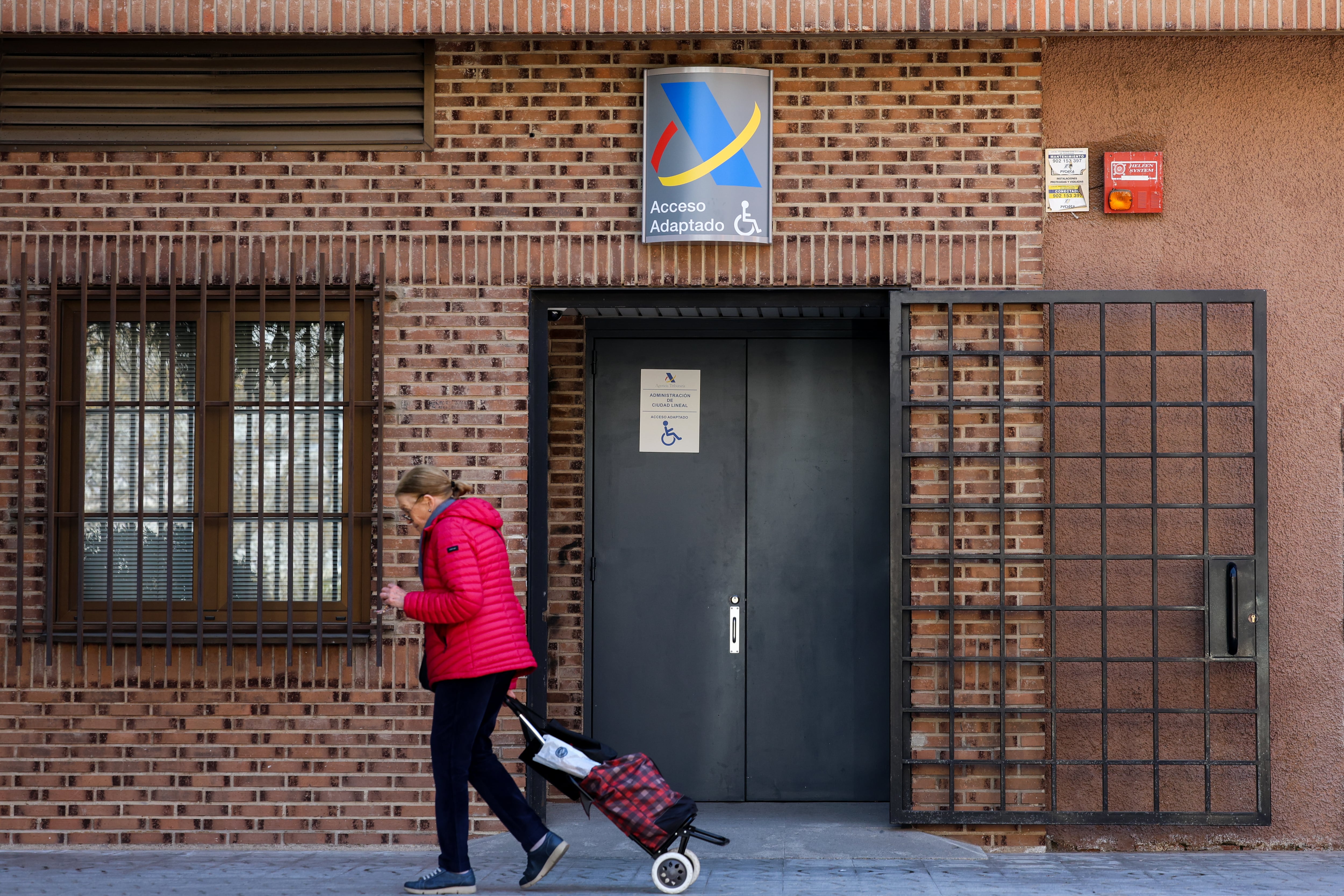 Administración Estatal de la Agencia Tributaria en la calle Uruguay, Madrid.