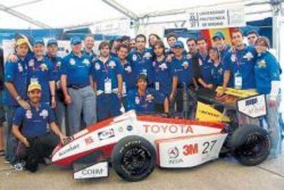 Un equipo de estudiantes de ingeniería con escudería propia