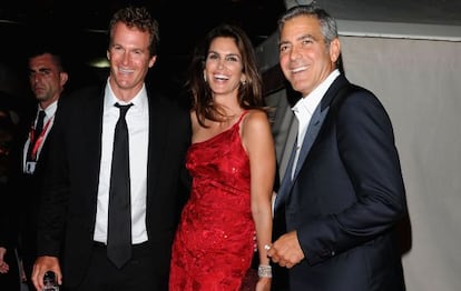 Rande Gerber, Cindy Crawford y George Clooney, en el Festival de Venecia en 2011.