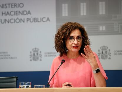 María Jesús Montero, tras la Conferencia Sectorial que abordó el reparto de fondos europeos con las comunidades autónomas, en agosto de 2021.