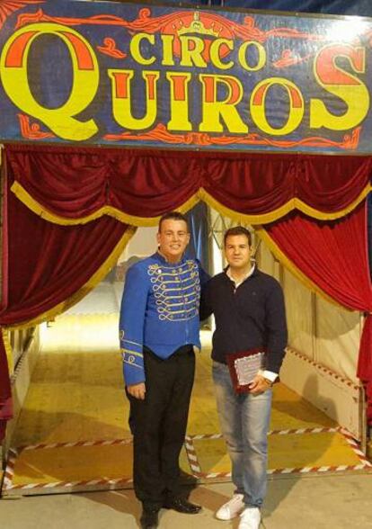 El alcade de Las Rozas, José de la Uz (derecha), y el gerente del circo Quirós, Nacho Pedrera.