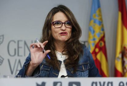 La portavoz del Consell, Mónica Oltra, al inicio hoy de su comparecencia.