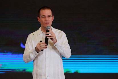 Ricardo Anaya, durante su intervención en la convención bancaria mexicana.