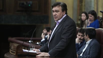 Tomás Guitarte, lawmaker for Teruel Existe, at the debate to confirm Pedro Sánchez as the new prime minister of Spain in January 2020