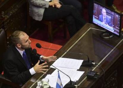 El ministro Martín Guzmán habla ante el Congreso.