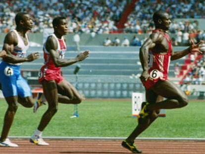 Ben Johnson se escapa de Carl Lewis (3) y Lindford Christie.