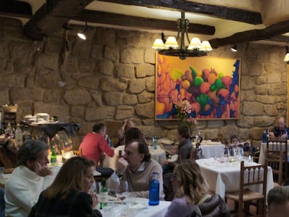 Comedor del Horno de Asar Paco, en Los Molinos (Madrid).