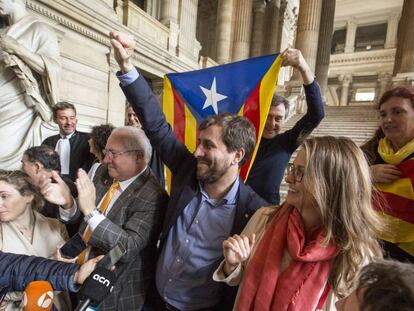 Los exconsejeros Toni Comín, Lluís Puig y Meritxell Serret, en mayo pasado en Bruselas.