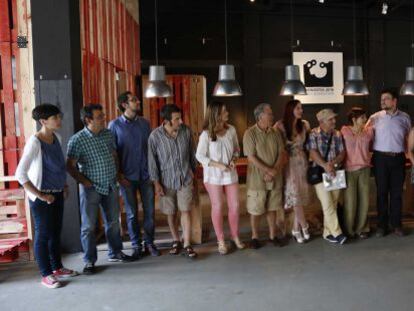 Miembros del equipo de San Sebastián 2016 y algunos de los impulsores de la actividad Artejira, durante la presentación de la misma.