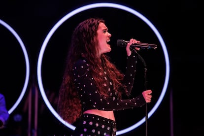 Actuación de Amaia en el festival.