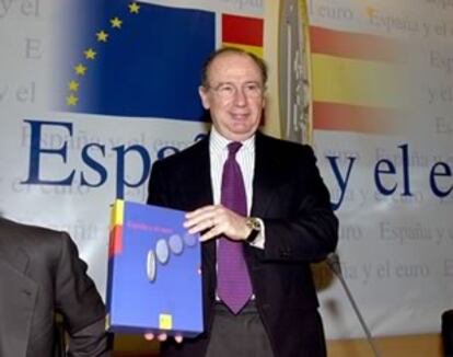 Rato, durante la presentación del libro 'España y el Euro'. (27/02/2003)