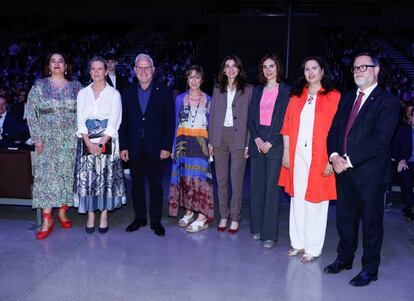 De izq. a der. Estela Martín, decana del Colegio de la Abogacía de Tarragona; Marta Martínez, decana de Tortosa; Pere Granados, alcalde de Salou; Victoria Ortega, presidenta del Consejo General de la Abogacía Española; Pilar Llop, ministra de Justicia; Gemma Ubasart, consellera de Justícia de la Generalitat de Cataluña; Mª Encarnación Orduna, decana de Reus y Santiago Castellà, subdelegado del Gobierno en Tarragona.