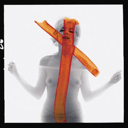 Una de las imágenes de la última sesión fotográfica de Marilyn Monroe, realizada por Bert Stern, expuestas en el Museo Maillol de París.