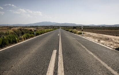 Trayecto de carretera entre las localidades de Duda y Dúdar, en Granada.