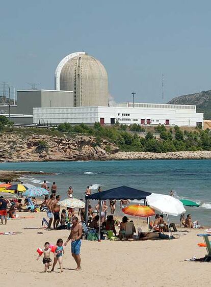 Vista de la central nuclear de Vandellòs II (Tarragona).