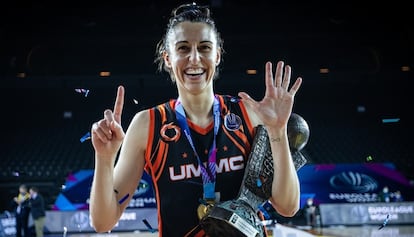 Alba Torrens, con su sexta Euroliga. fiba