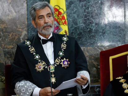 MADRID, 07/09/2022.- El presidente del Tribunal Supremo, Carlos Lesmes (i), ante el rey Felipe, interviene en el acto de apertura del Año Judicial 2022/2023 este miércoles en la sede del Tribunal, en Madrid. EFE/ J.J Guillén/POOL
