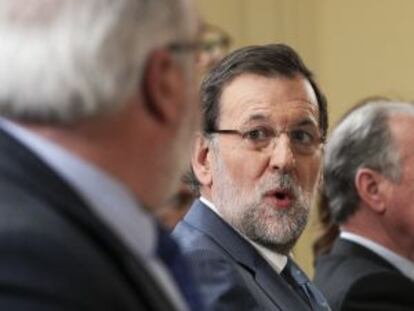 Rajoy se&ntilde;ala a Ca&ntilde;ete en La Moncloa el 13 de marzo. 