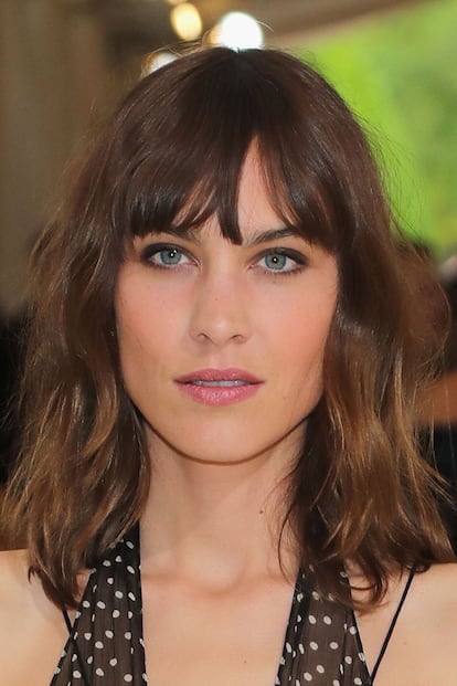 Una de sus máximas defensoras es Alexa Chung, que en 2017 lo lleva en un lob con capas largas y de media melena a puntas con un degradado de color.