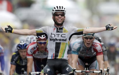 Cavendish celebra su victoria en la 11ª etapa del Tour.