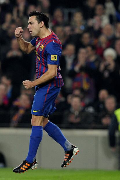 Xavi celebra su gol al Betis el domingo.