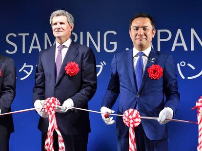 Francisco J. Riberas (centro), en el acto de inauguración una planta de Gestamp en la ciudad de Matsusaka, prefectura de Mie, en Japón.