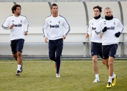 Kaká, en el entrenamiento junto a Benzemá, Cristiano y Marcelo.