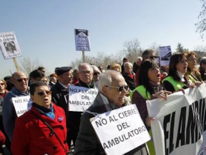 Protesta contra el cierre de un ambulatorio en Fuencarral.