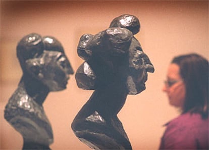 Dos esculturas de la exposición de Matisse en el IVAM.