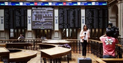 El principal indicador de la bolsa espa&ntilde;ola, el IBEX 35, en una jornada de la bolsa de Madrid.  