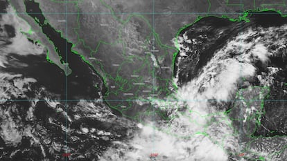 La depresión tropical Once-E se aproxima a las costas del sur de México, el 2 de octubre de 2024.