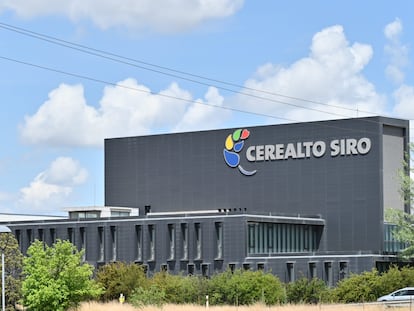 Exterior de la fábrica de Cerealto Siro en Venta de Baños (Palencia).