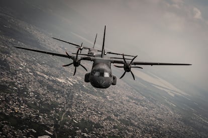 Elementos de la Fuerza Aérea Mexicana sobrevuelan Ciudad de México durante el desfile que conmemora el 212 aniversario de la independencia nacional, el 16 de septiembre.