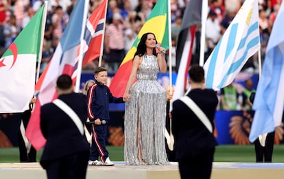 Katy Perry entonó el himno Estados Unidos antes del partido.Alex Livesey - FIFA (FIFA via Getty Images)