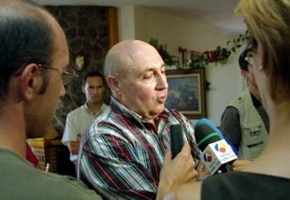 <font size="2"><b>Roldán acusa al Gobierno de discriminación en su primer día de permiso</b></font><p>(EFE)