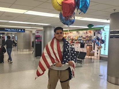 Delvis Alejandro Paz a su llegada al aeropuerto de Miami el 22 de septiembre.