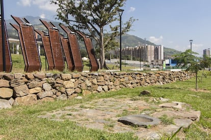 En la obra de la planta depuradora se encontraron unos restos de una antigua muralla que se ha recreado en la UVA Aguas Claras.