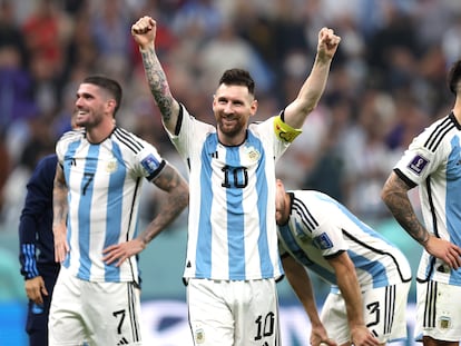 Lionel Messi celebra la victoria de Argentina en el Mundial de Qatar.